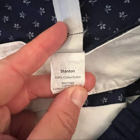 J. Crew 9” Stanton Navy All Over Floral Print Flat Front Shorts 30 Lightweight - Picture 12 of 13